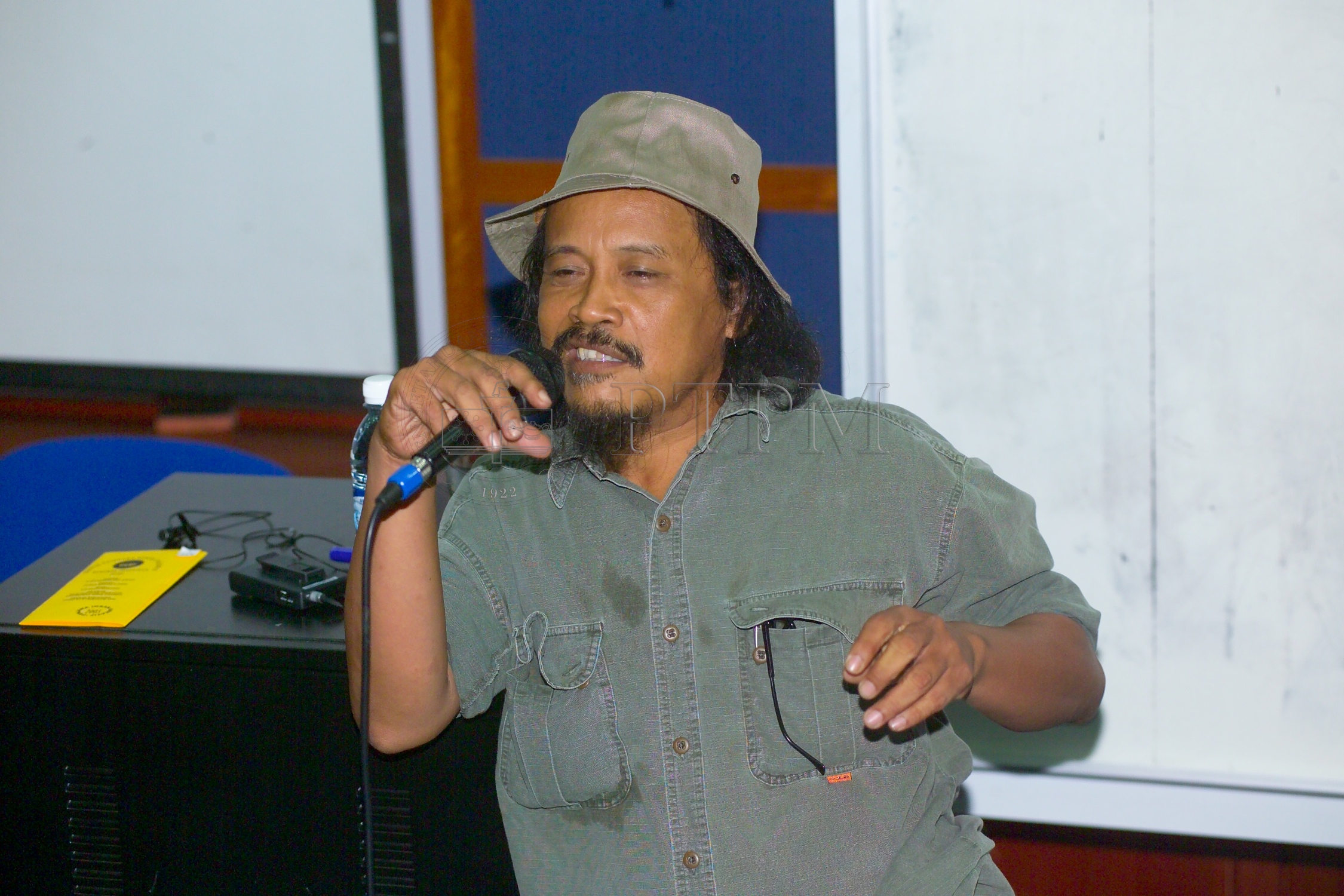 PTPM 05 20 puisi D9X30167